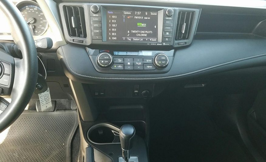 2017 Toyota RAV4 FWD XLE