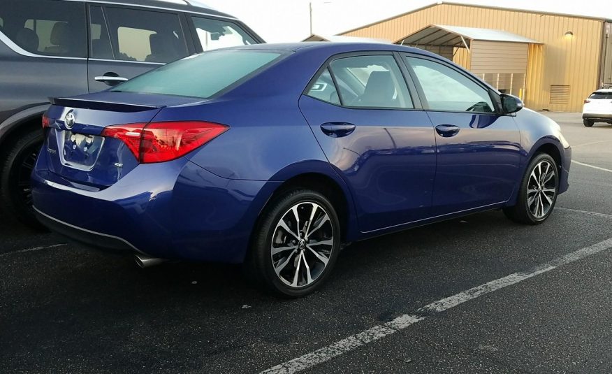 2017 Toyota COROLLA SE