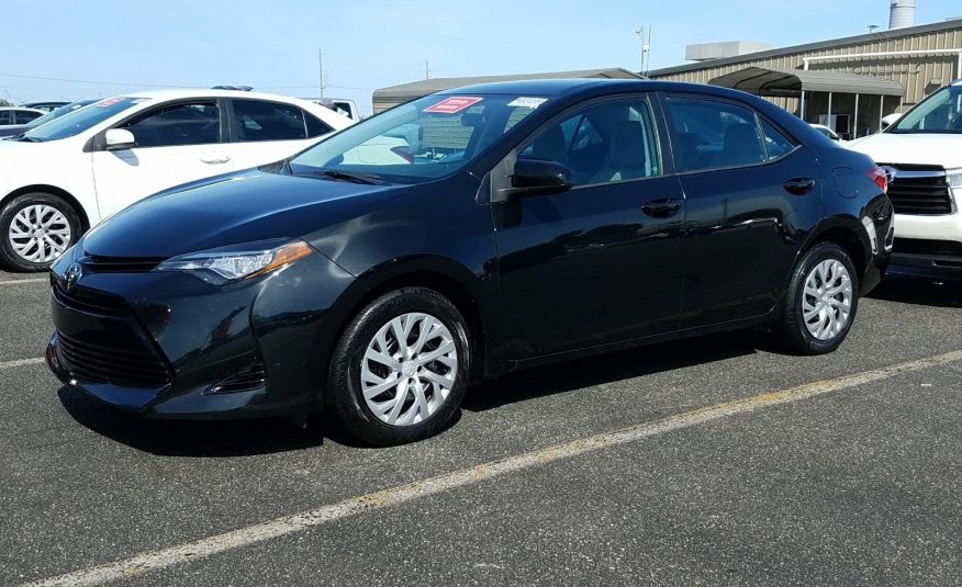 2017 Toyota COROLLA LE