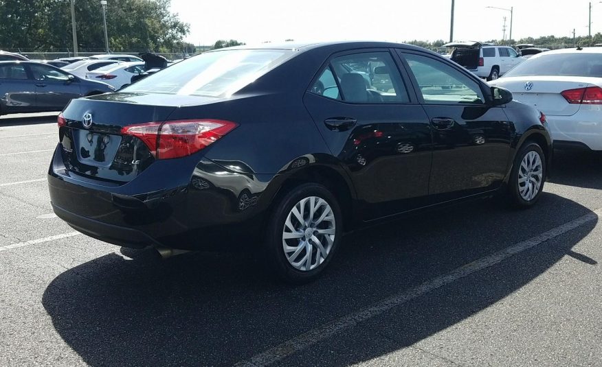 2017 Toyota COROLLA LE