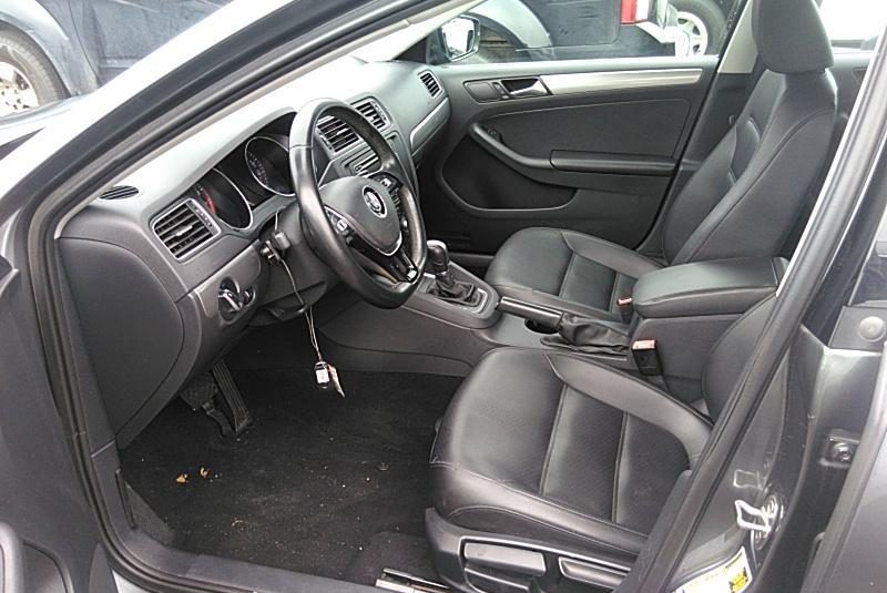 2015 Volkswagen JETTA SE W/CONNE